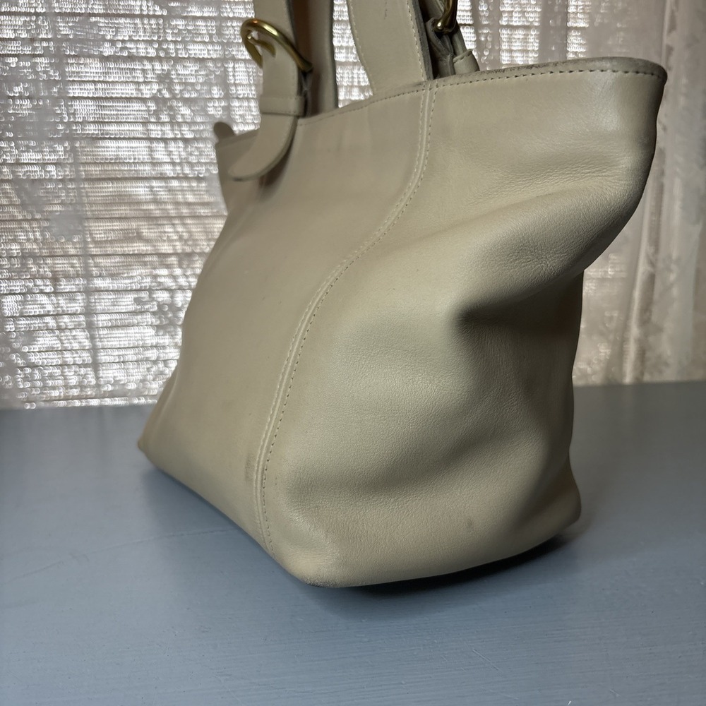 Vintage COACH Bone White Leather, Waverly Tote Bag, Zip, 4133 90s Dominican - Picture 5 of 16